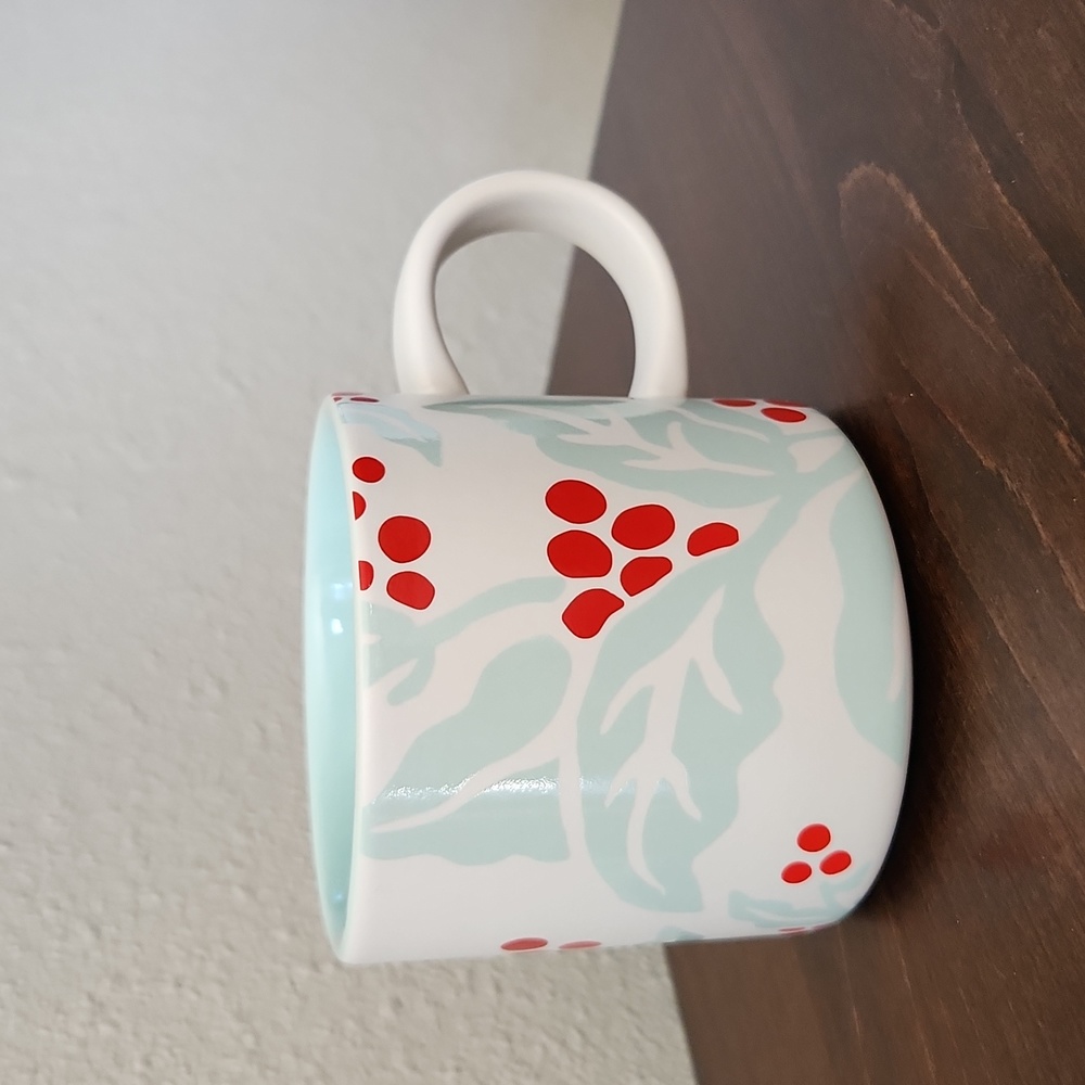 STARBUCKS 2018 MINT HOLLY LEAF BERRY COFFEE MUG 12 oz.